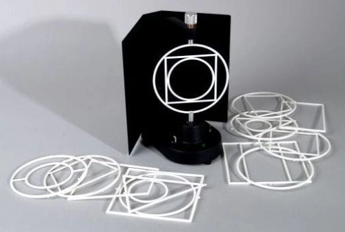 przyrząd do demonstracji powstawania  brył obrotowych.jpg