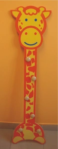 Wieszak przedszkolny żyrafa