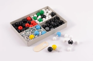 Zestaw do budowy modeli cząsteczek chemicznych