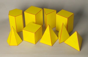  Bryły geometryczne wielościany pełne - zestaw 9 szt.